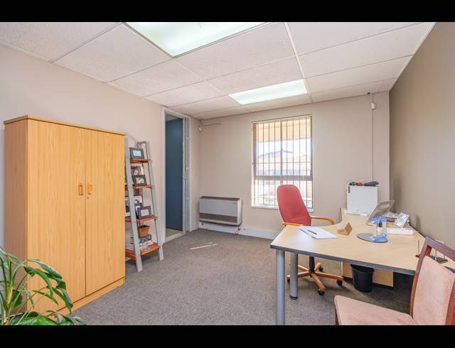 867M² BUILDING FOR SALE IN FERNDALE